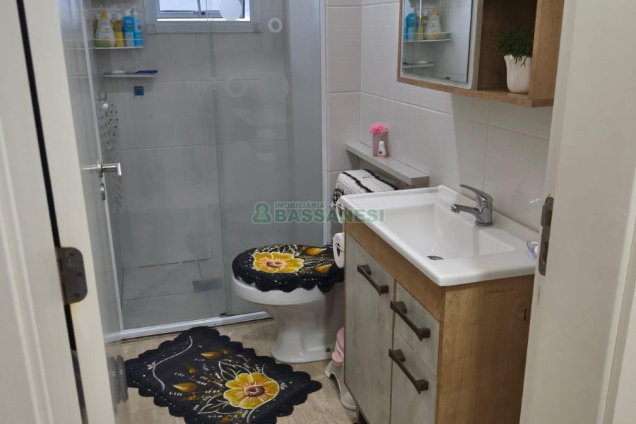 Apartamento com 56m², 2 dormitórios, 1 vaga, no bairro Salgado Filho em Caxias do Sul para Comprar