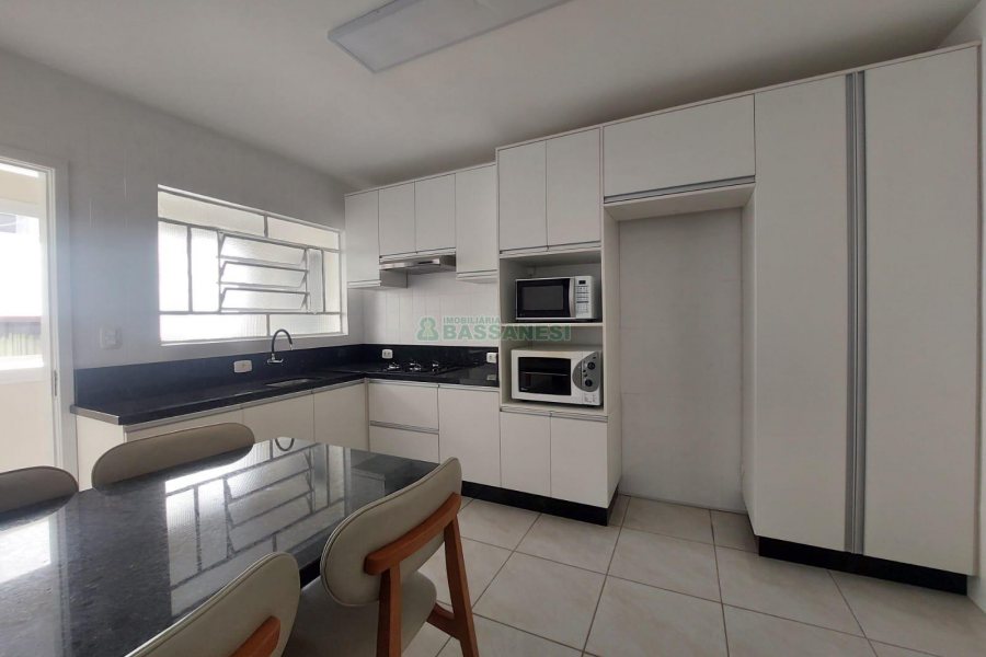 Apto Mobiliado com 121m², 3 dormitórios, 1 vaga, no bairro São Pelegrino em Caxias do Sul para Alugar