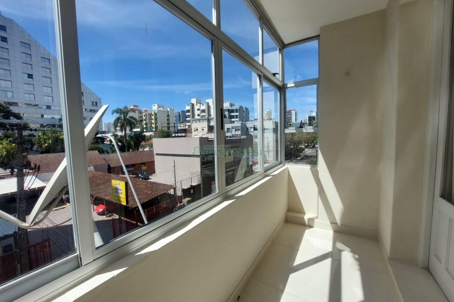 Apto Mobiliado com 121m², 3 dormitórios, 1 vaga, no bairro São Pelegrino em Caxias do Sul para Alugar