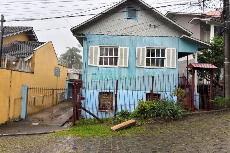 Casa com 52m², 2 dormitórios, no bairro Rio Branco em Caxias do Sul para Alugar