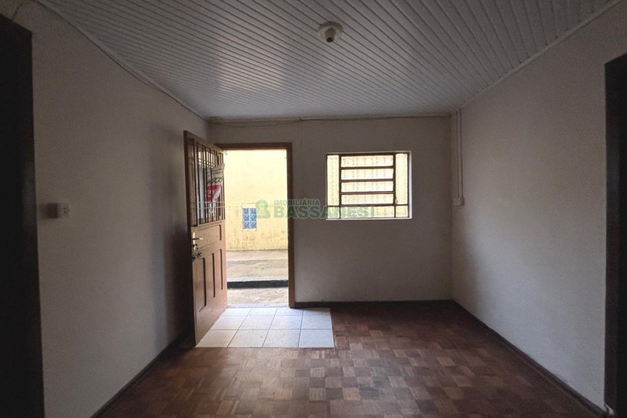 Casa com 52m², 2 dormitórios, no bairro Rio Branco em Caxias do Sul para Alugar