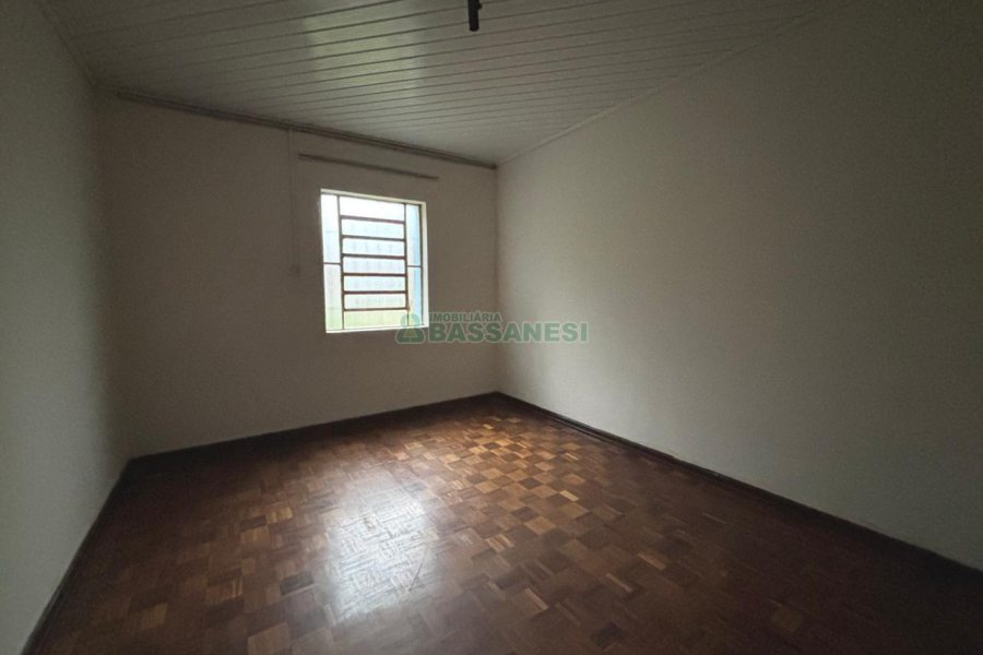 Casa com 52m², 2 dormitórios, no bairro Rio Branco em Caxias do Sul para Alugar