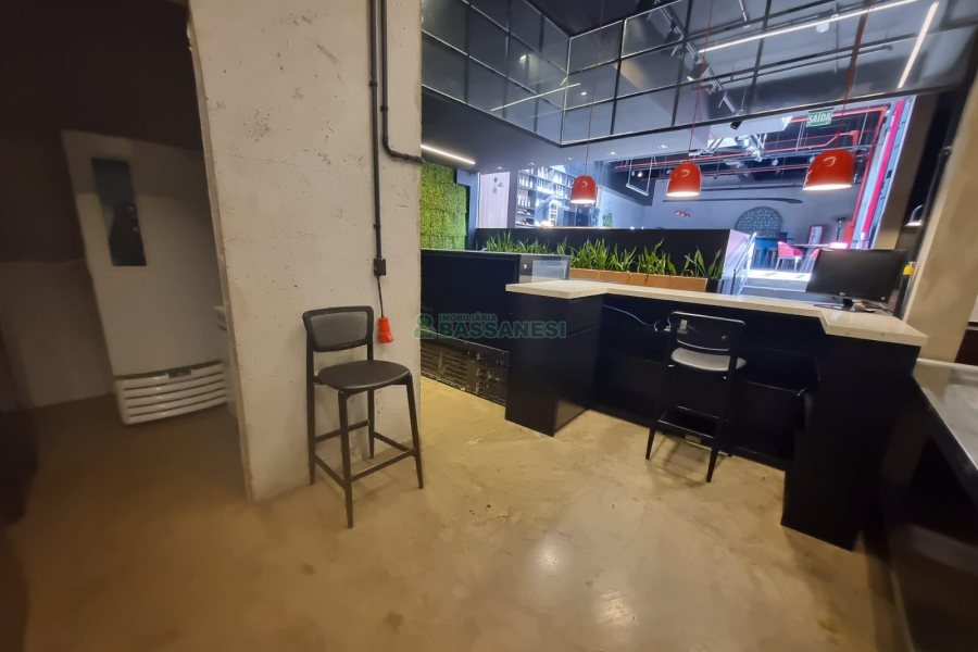 Loja com 400m², no bairro Exposição em Caxias do Sul para Alugar