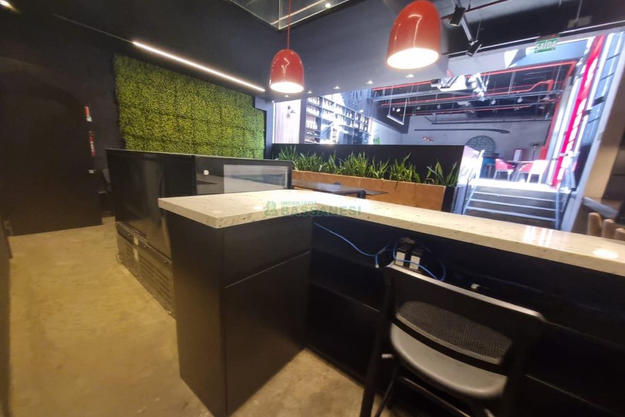 Loja com 400m², no bairro Exposição em Caxias do Sul para Alugar