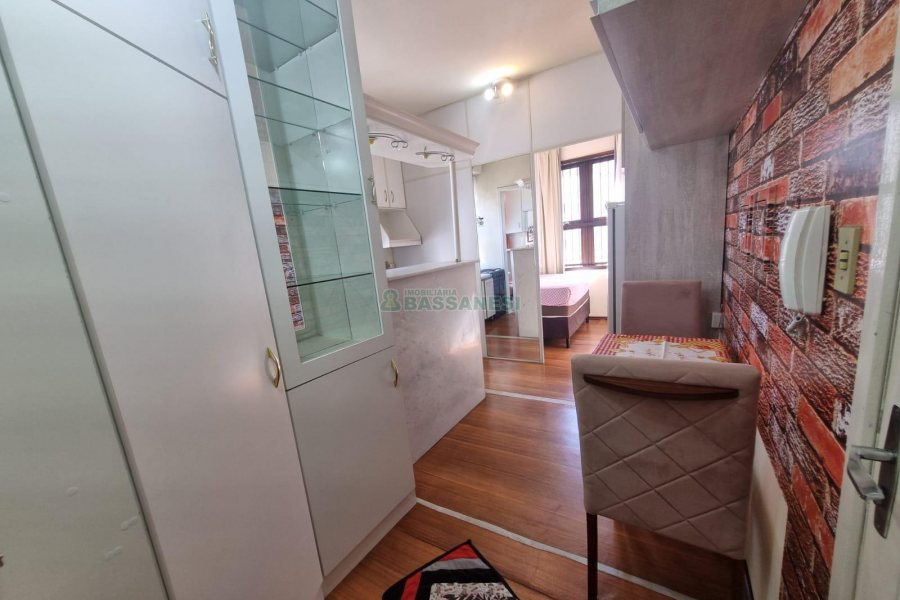 Kitinete Mobiliado com 24m², 1 dormitório, no bairro Centro em Caxias do Sul para Alugar