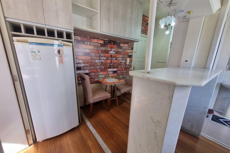 Kitinete Mobiliado com 24m², 1 dormitório, no bairro Centro em Caxias do Sul para Alugar
