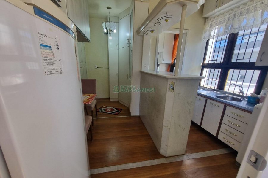 Kitinete Mobiliado com 24m², 1 dormitório, no bairro Centro em Caxias do Sul para Alugar