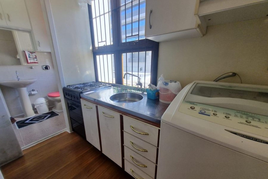 Kitinete Mobiliado com 24m², 1 dormitório, no bairro Centro em Caxias do Sul para Alugar