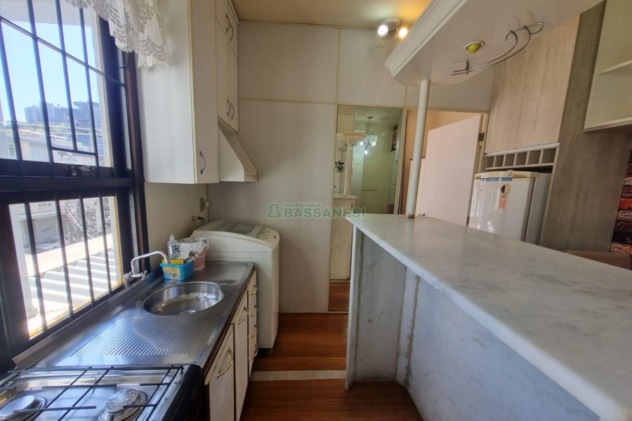 Kitinete Mobiliado com 24m², 1 dormitório, no bairro Centro em Caxias do Sul para Alugar