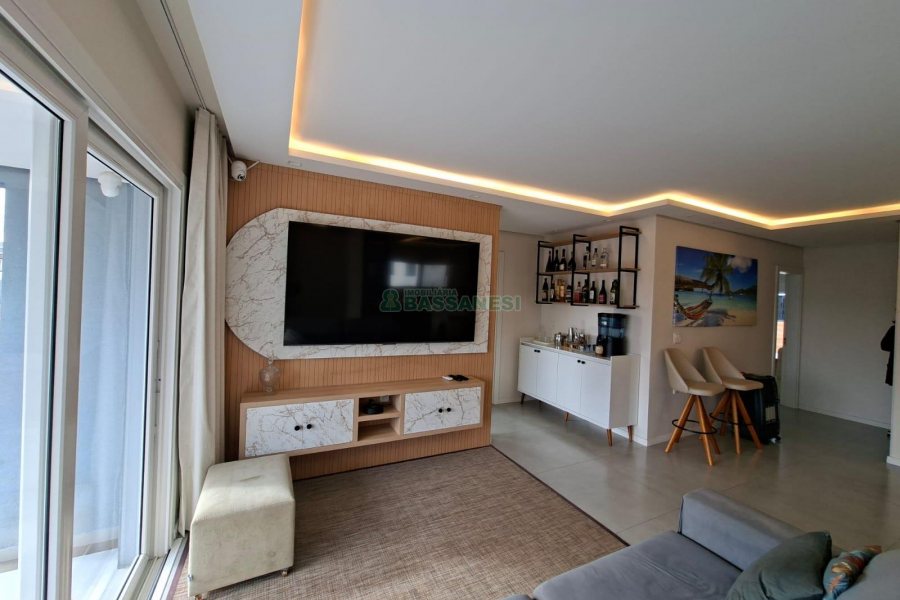 Casa com 266m², 3 dormitórios, 2 vagas, no bairro Esplanada em Caxias do Sul para Alugar