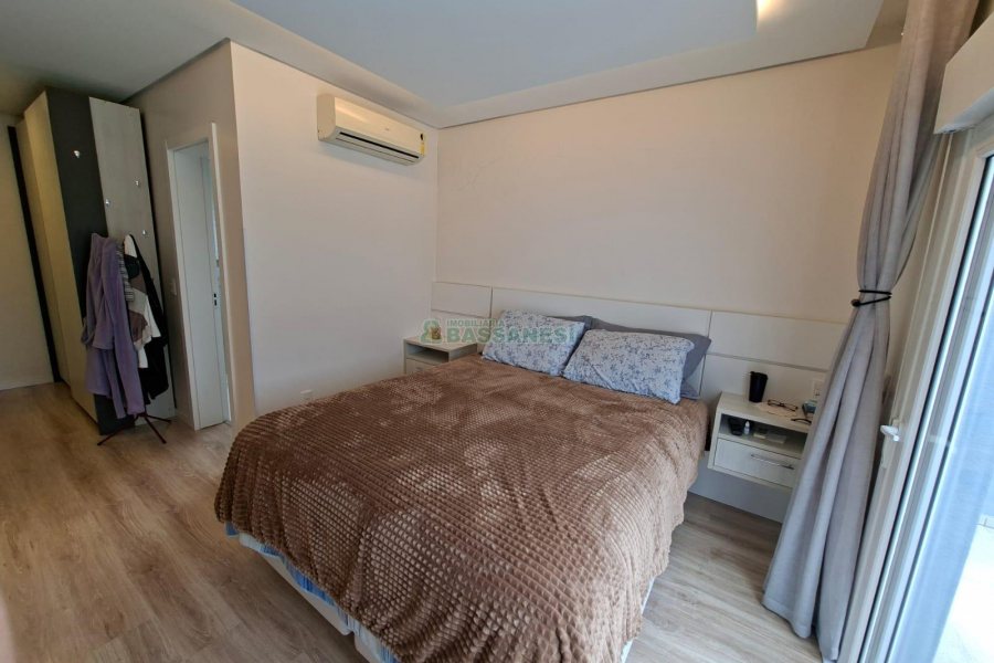 Casa com 266m², 3 dormitórios, 2 vagas, no bairro Esplanada em Caxias do Sul para Alugar