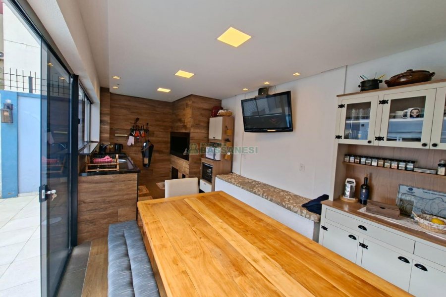 Casa com 266m², 3 dormitórios, 2 vagas, no bairro Esplanada em Caxias do Sul para Alugar