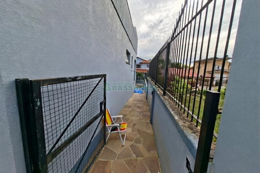 Casa com 266m², 3 dormitórios, 2 vagas, no bairro Esplanada em Caxias do Sul para Alugar