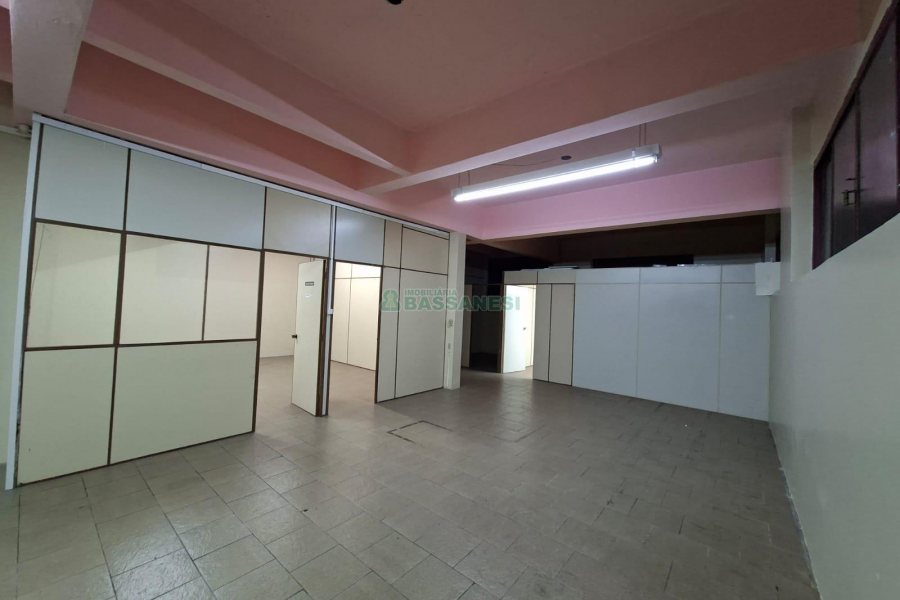 Loja com 171m², no bairro Cristo Redentor em Caxias do Sul para Alugar