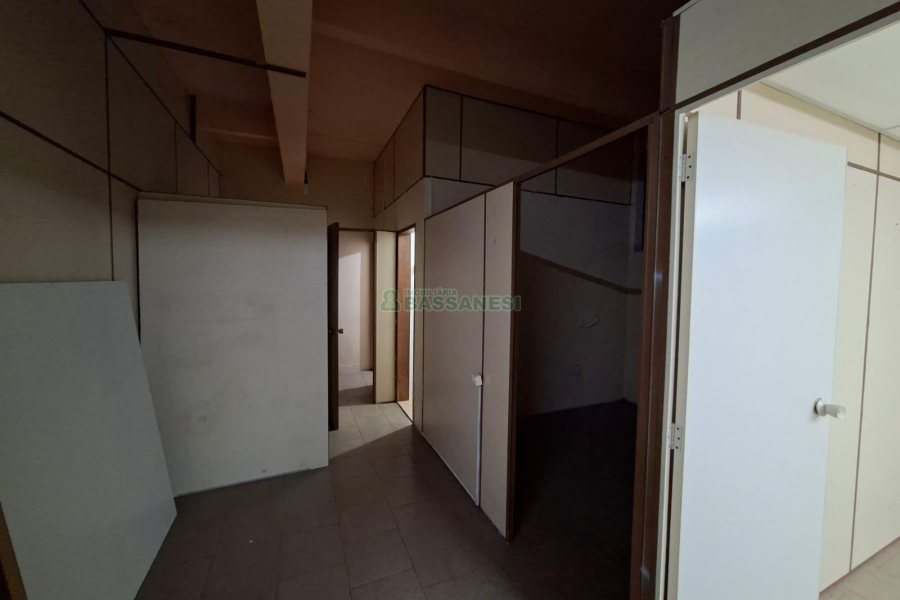 Loja com 171m², no bairro Cristo Redentor em Caxias do Sul para Alugar