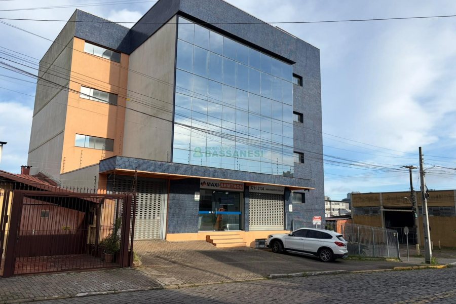 Predio com 1004m², 10 vagas, no bairro Pio X em Caxias do Sul para Alugar ou Comprar