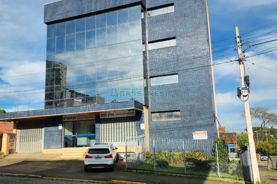 Predio com 1004m², 10 vagas, no bairro Pio X em Caxias do Sul para Alugar ou Comprar
