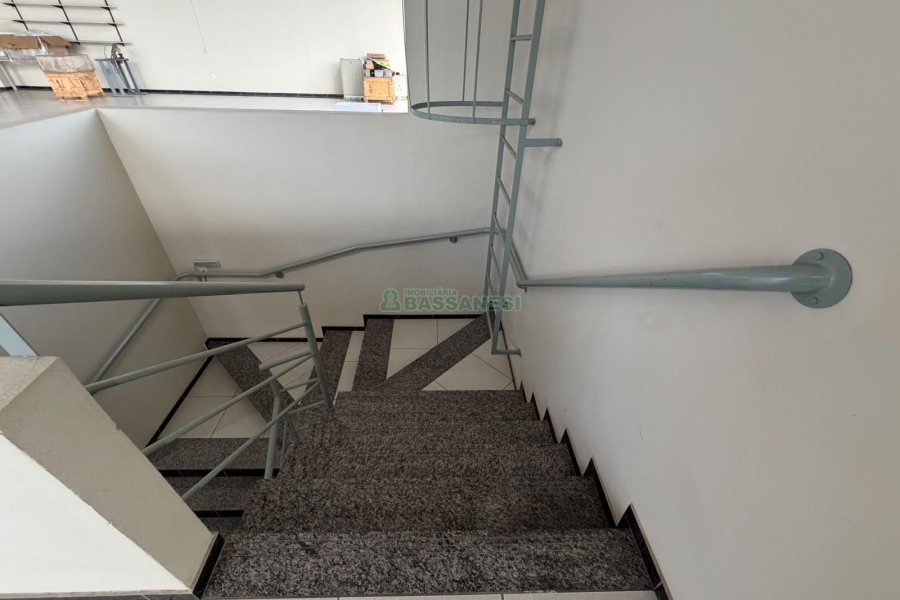 Predio com 1004m², 10 vagas, no bairro Pio X em Caxias do Sul para Alugar ou Comprar