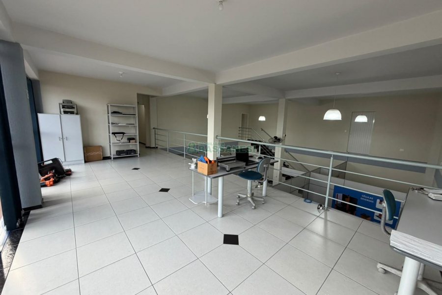 Predio com 1004m², 10 vagas, no bairro Pio X em Caxias do Sul para Alugar ou Comprar