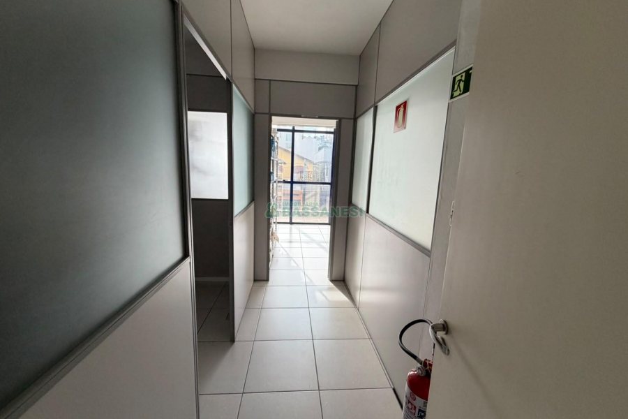 Predio com 1004m², 10 vagas, no bairro Pio X em Caxias do Sul para Alugar ou Comprar