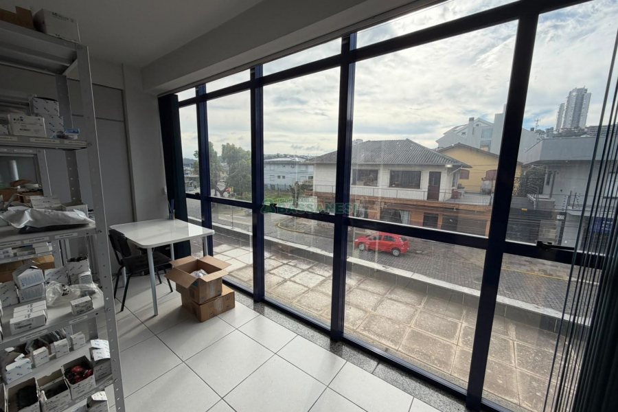 Predio com 1004m², 10 vagas, no bairro Pio X em Caxias do Sul para Alugar ou Comprar