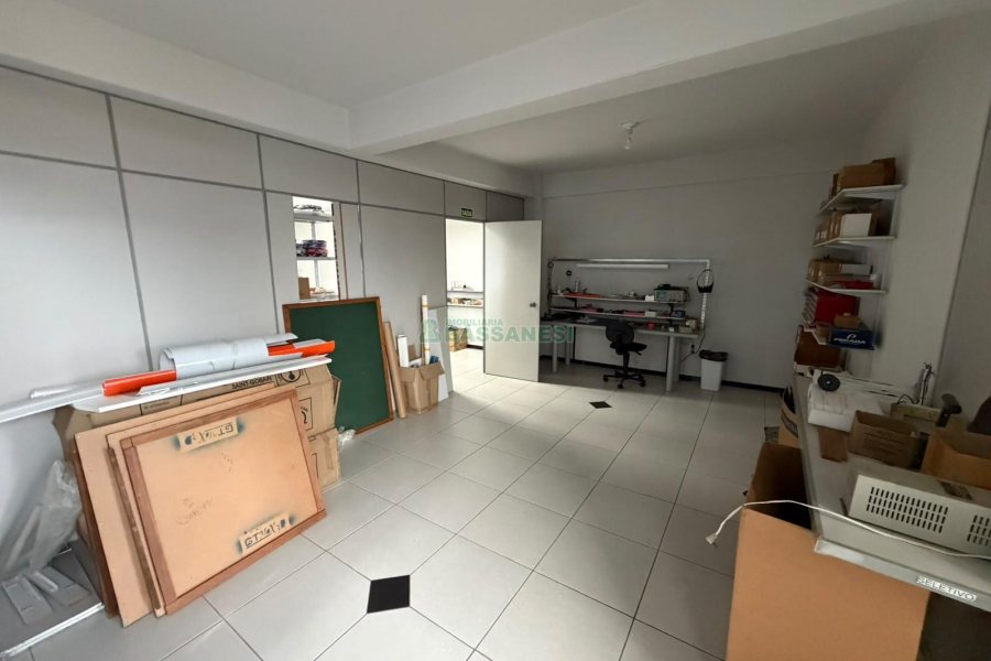 Predio com 1004m², 10 vagas, no bairro Pio X em Caxias do Sul para Alugar ou Comprar