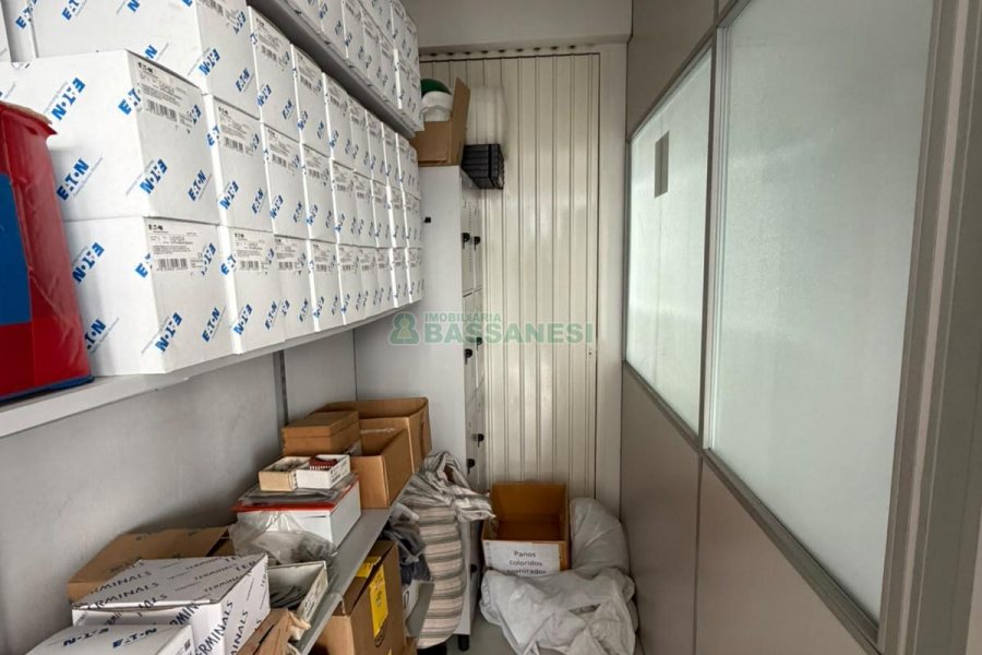 Predio com 1004m², 10 vagas, no bairro Pio X em Caxias do Sul para Alugar ou Comprar