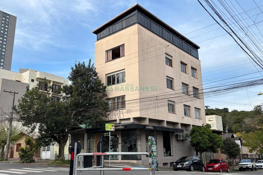 Apartamento com 110m², 3 dormitórios, no bairro Centro em Caxias do Sul para Alugar
