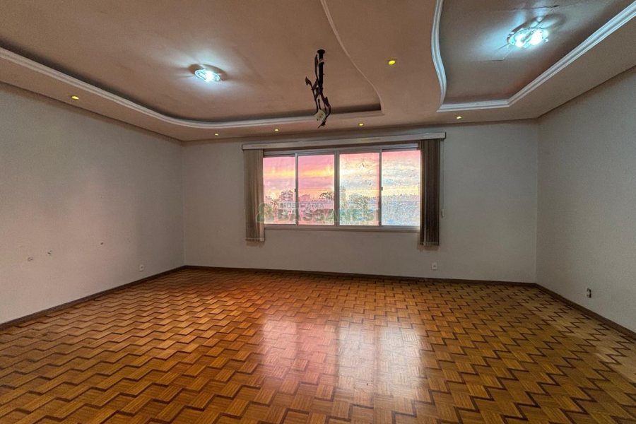 Apartamento com 110m², 3 dormitórios, no bairro Centro em Caxias do Sul para Alugar