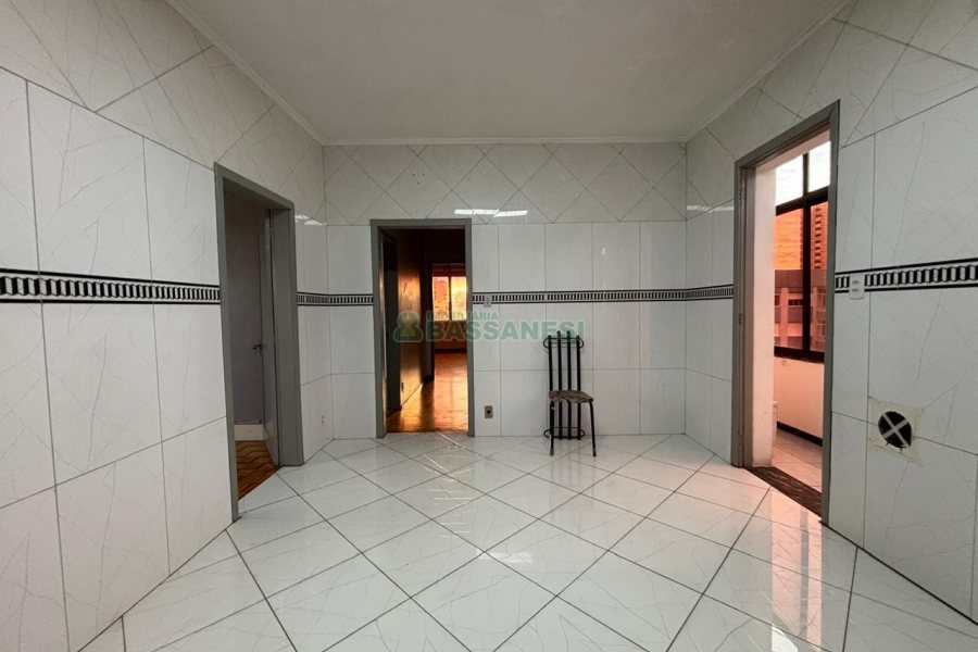 Apartamento com 110m², 3 dormitórios, no bairro Centro em Caxias do Sul para Alugar