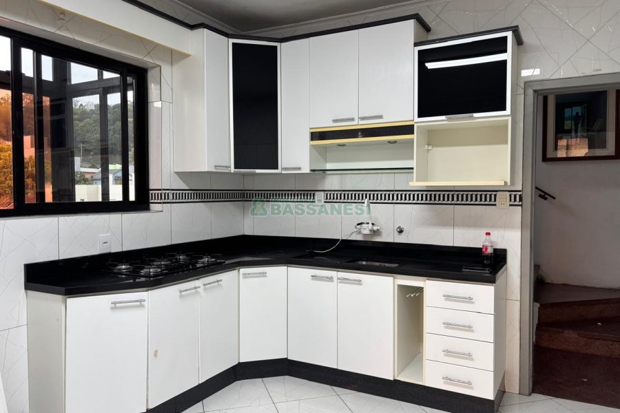 Apartamento com 110m², 3 dormitórios, no bairro Centro em Caxias do Sul para Alugar