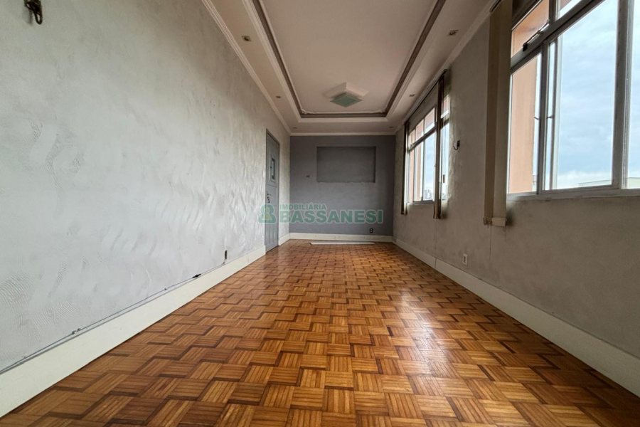 Apartamento com 110m², 3 dormitórios, no bairro Centro em Caxias do Sul para Alugar