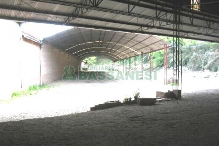 Pavilhão com 6125m², no bairro Cristo Redentor em Caxias do Sul para Alugar