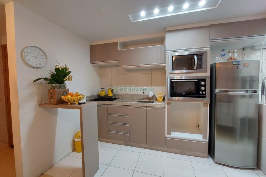 Apto Mobiliado com 62m², 2 dormitórios, 1 vaga, no bairro Presidente Vargas em Caxias do Sul para Alugar