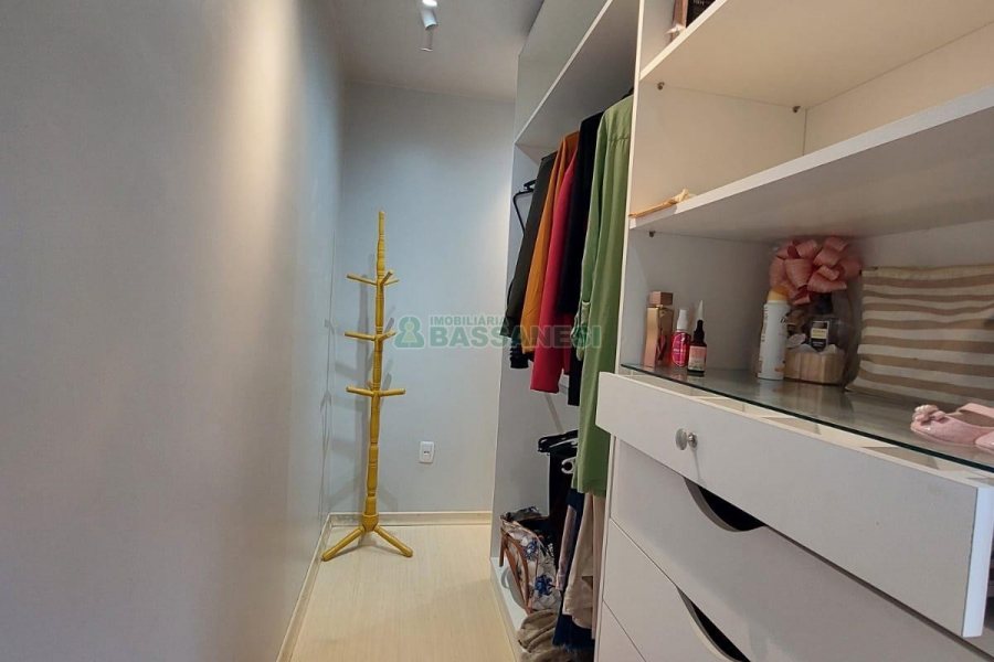 Apto Mobiliado com 62m², 2 dormitórios, 1 vaga, no bairro Presidente Vargas em Caxias do Sul para Alugar