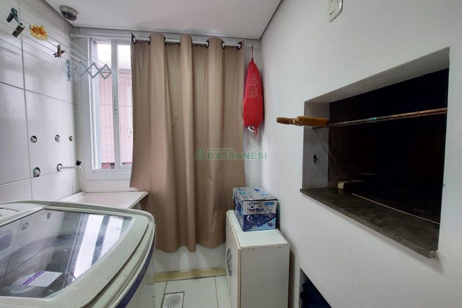 Apto Mobiliado com 62m², 2 dormitórios, 1 vaga, no bairro Presidente Vargas em Caxias do Sul para Alugar