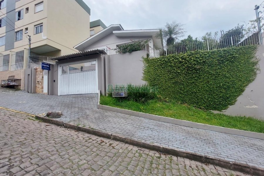 Casa com 200m², 3 dormitórios, 3 vagas, no bairro Jardim Eldorado em Caxias do Sul para Alugar