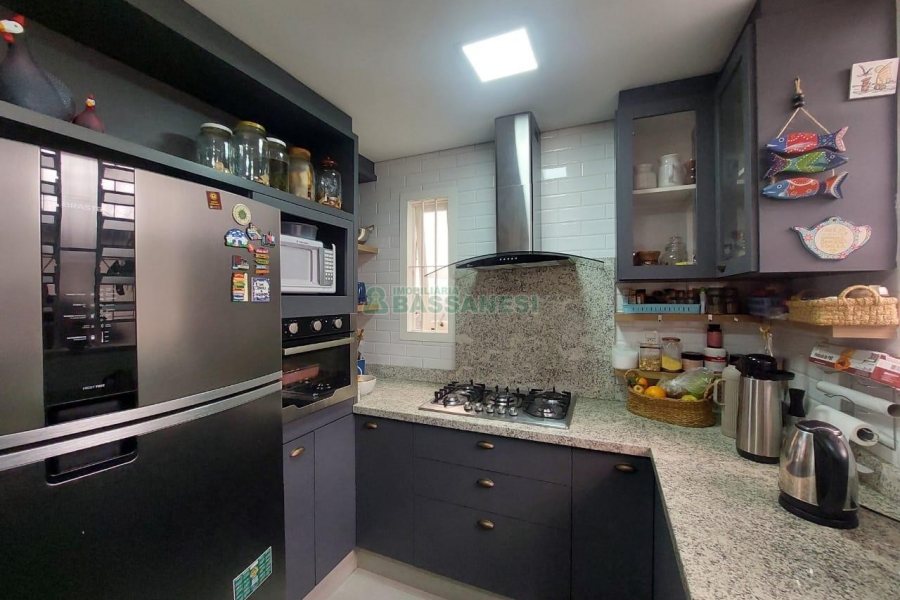 Casa com 200m², 3 dormitórios, 3 vagas, no bairro Jardim Eldorado em Caxias do Sul para Alugar