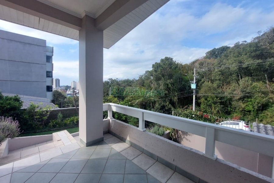 Casa com 200m², 3 dormitórios, 3 vagas, no bairro Jardim Eldorado em Caxias do Sul para Alugar