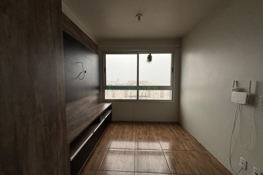Apartamento com 62m², 2 dormitórios, 1 vaga, no bairro São Caetano em Caxias do Sul para Alugar