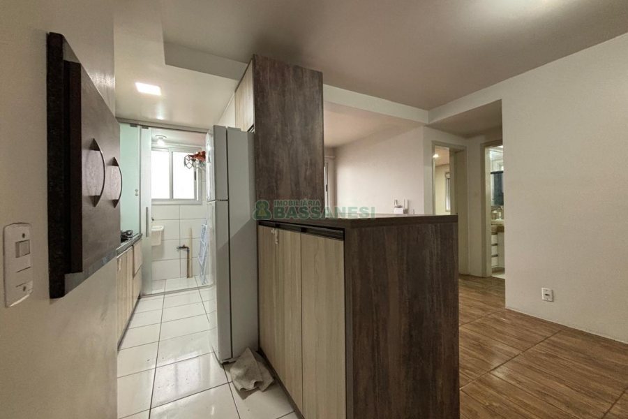Apartamento com 62m², 2 dormitórios, 1 vaga, no bairro São Caetano em Caxias do Sul para Alugar
