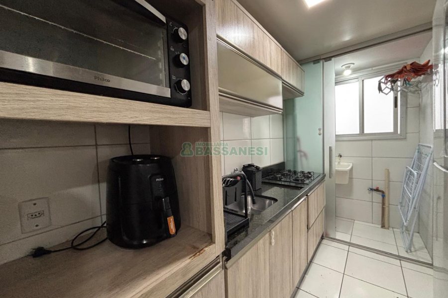 Apartamento com 62m², 2 dormitórios, 1 vaga, no bairro São Caetano em Caxias do Sul para Alugar