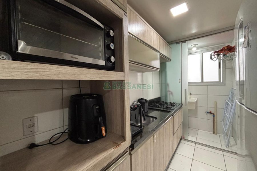 Apartamento com 62m², 2 dormitórios, 1 vaga, no bairro São Caetano em Caxias do Sul para Alugar