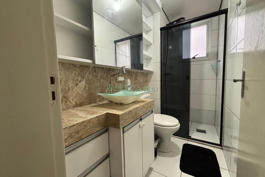 Apartamento com 62m², 2 dormitórios, 1 vaga, no bairro São Caetano em Caxias do Sul para Alugar