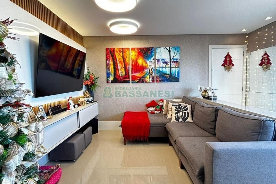 Apto Mobiliado com 102m², 3 dormitórios, 2 vagas, no bairro Cinqüentenário em Caxias do Sul para Alugar