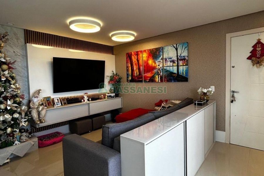 Apto Mobiliado com 102m², 3 dormitórios, 2 vagas, no bairro Cinqüentenário em Caxias do Sul para Alugar
