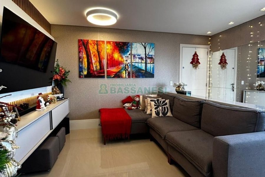 Apto Mobiliado com 102m², 3 dormitórios, 2 vagas, no bairro Cinqüentenário em Caxias do Sul para Alugar