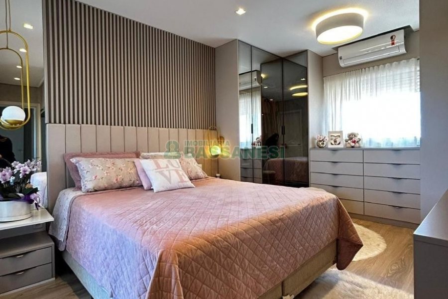 Apto Mobiliado com 102m², 3 dormitórios, 2 vagas, no bairro Cinqüentenário em Caxias do Sul para Alugar