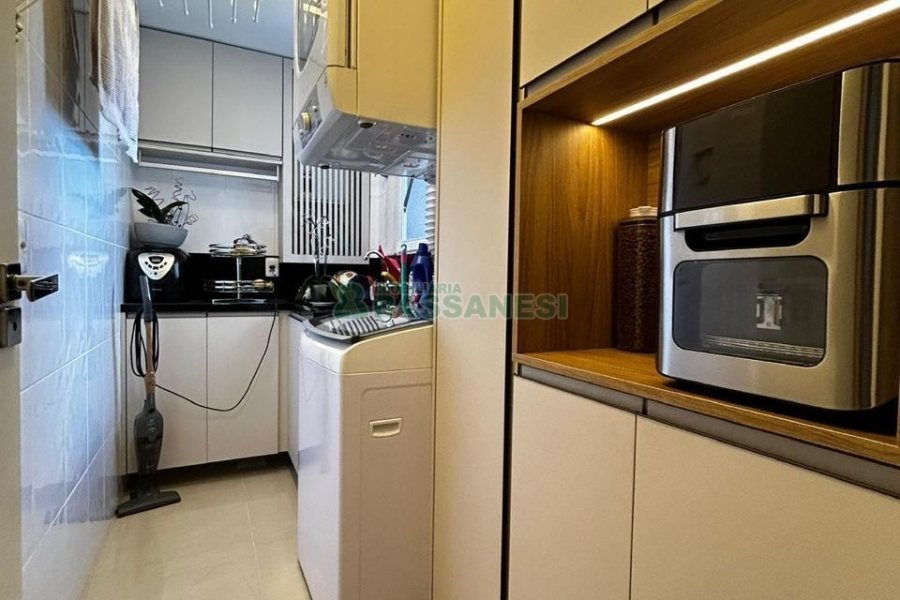 Apto Mobiliado com 102m², 3 dormitórios, 2 vagas, no bairro Cinqüentenário em Caxias do Sul para Alugar