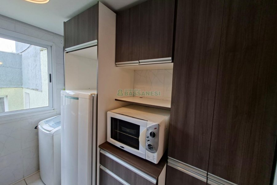 Apto Mobiliado com 59m², 2 dormitórios, 1 vaga, no bairro Reolon em Caxias do Sul para Alugar